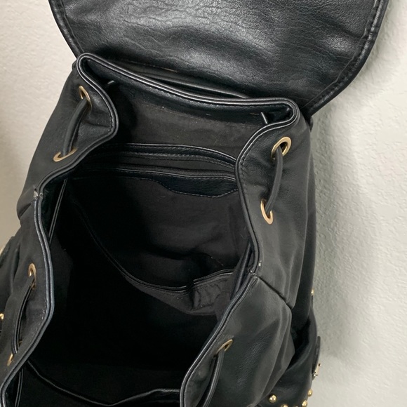 Black backpack - Picture 2 of 2